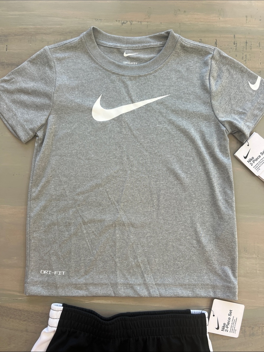 🆕 Nike Gray and Black Boys Athletic Set. Size: 5T (6 M). NWT. - Picture 2 of 16
